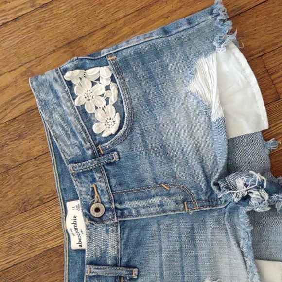 Kids Jean shorts - Picture 2 of 3